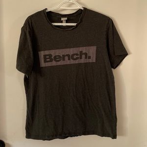Mens medium bench t-shirt